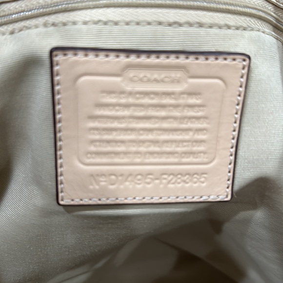Coach Peyton Signature Tote - Picture 6 of 7